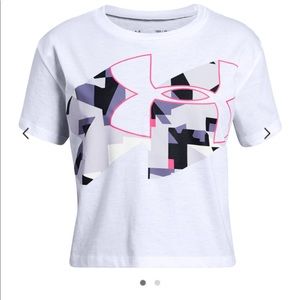 ♦️NWT under Armour Girls Print full logo tee , YLG